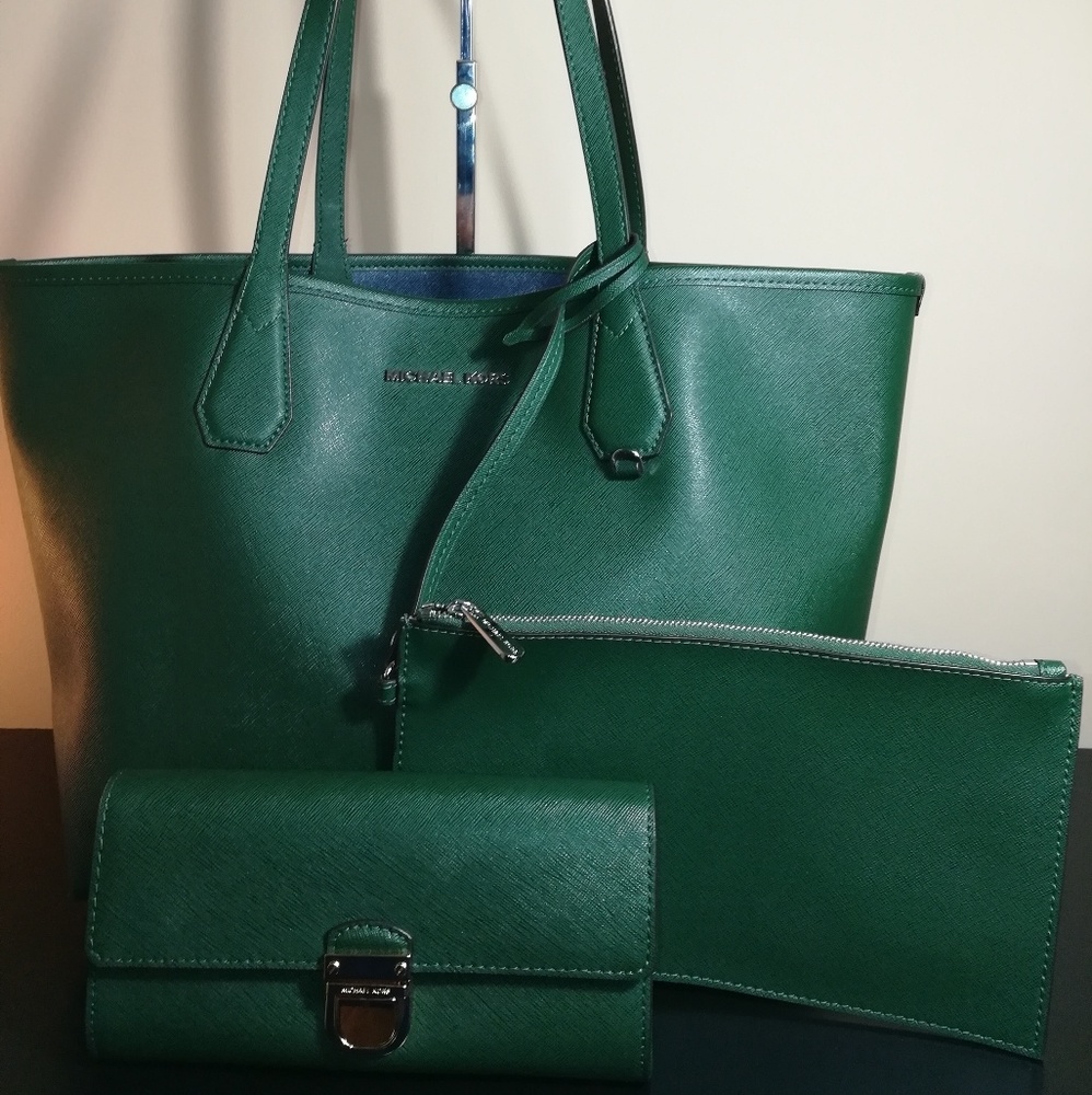 ❌SOLD❌Michael Kors Grand Sace Reversible Tote